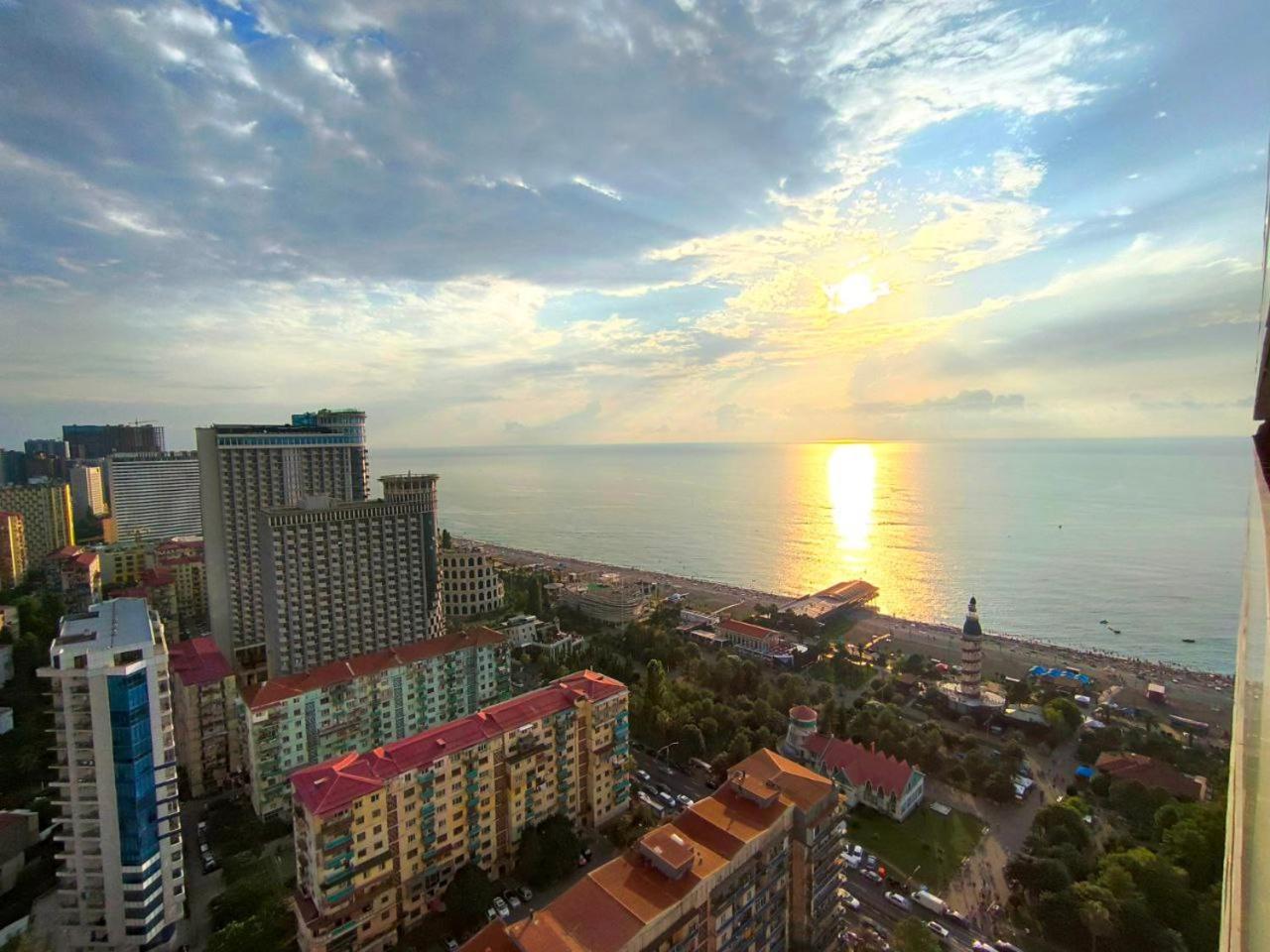 Orbi-City Batumi Apartments Sea View 外观 照片